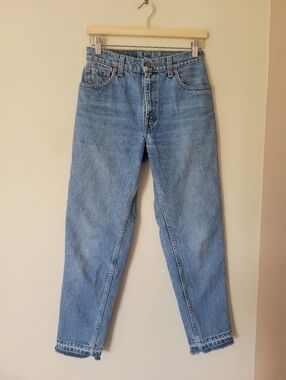 Vintage 90s Levi's Women's 551 Relaxed Fit Medium Wash Raw Hem Denim Jeans 27